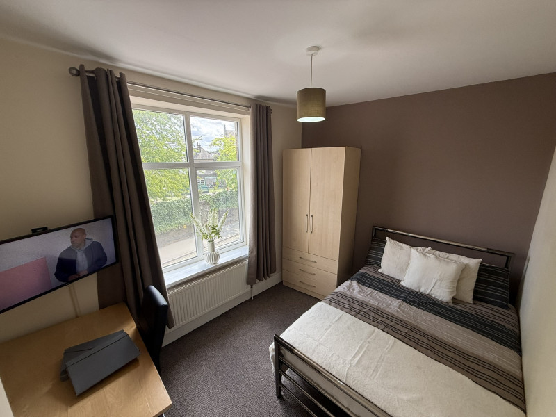 Bedroom 1 at 75A Junction Road